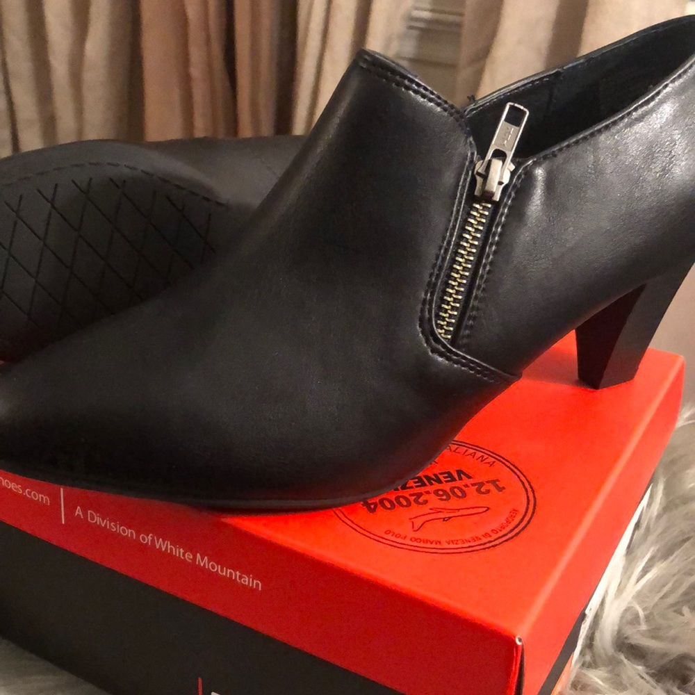Rialto Black Shoe-Style:Sarina